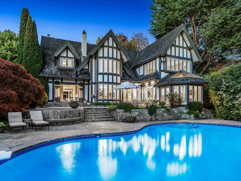 2716 W 49th Avenue, Vancouver BC V6N 3S6