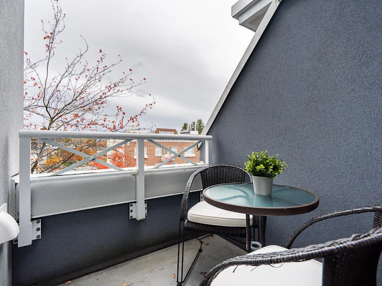 PH17-760 Kingsway, Vancouver, BC, V5V 3C1 - 5
