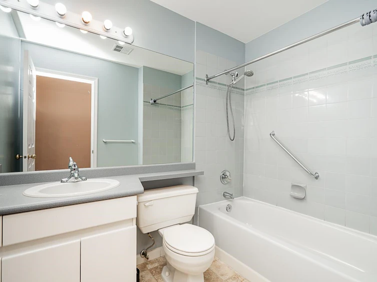 111-14981 101a Avenue, Surrey, BC, V3R 0T1 - 20