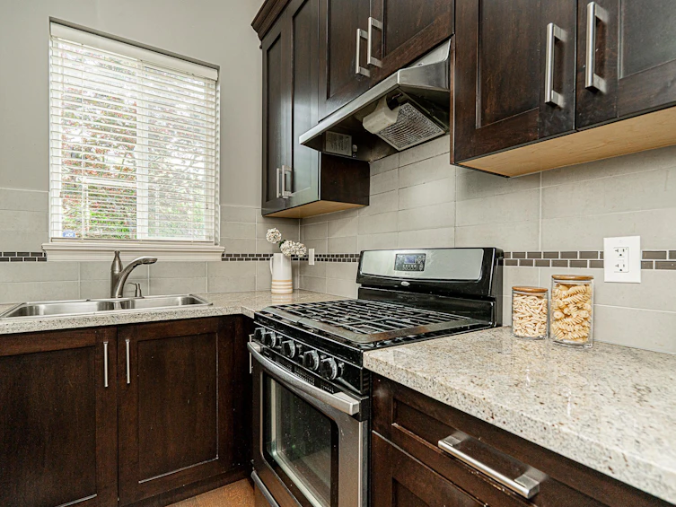 3387 Gislason Avenue, Coquitlam, BC, V3E 0C5 - 10