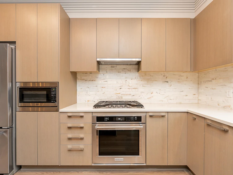 1-3500 Burke Village Promenade, Coquitlam, BC, V3E 0N2 - 11