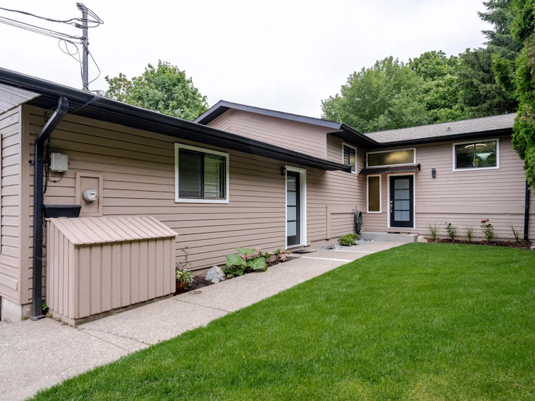 33897 Walnut Avenue, Abbotsford, BC, V2S 2S2 - 3