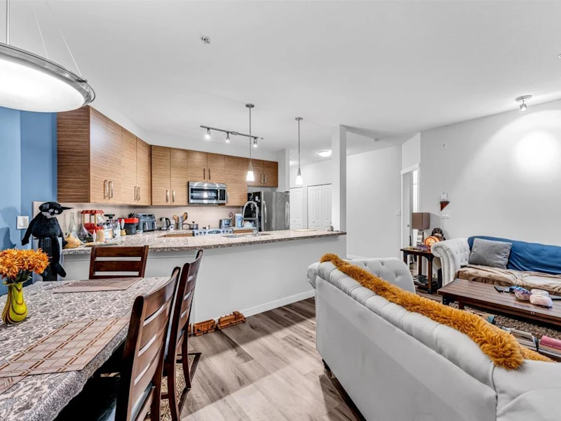 111 - 15168 19th Avenue, Surrey BC