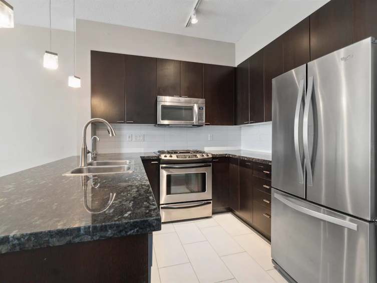 1904-39 Sixth Street, New Westminster, BC, V3L 0B3 - 11