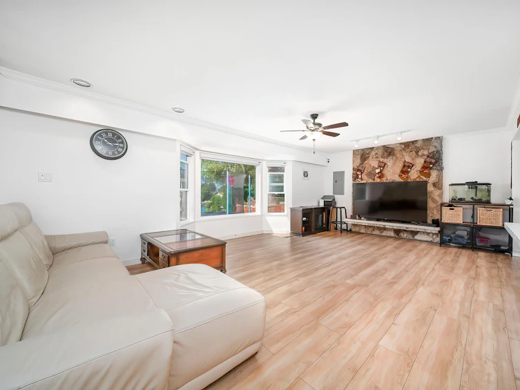 2011 Paulus Crescent, Burnaby, BC, V5A 2M2 - 5