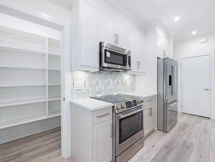 11-8181 135a Street, Surrey, BC, V3W 3N8 - 11