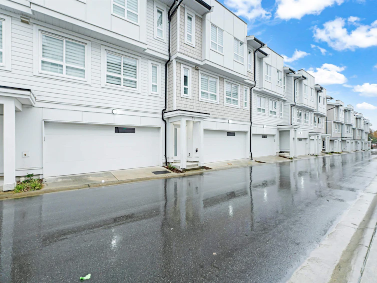 11-8181 135a Street, Surrey, BC, V3W 3N8 - 2