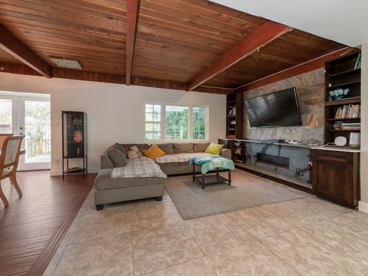 430 Aldersprings Road, Gibsons, BC, V0N 1V0 - 5