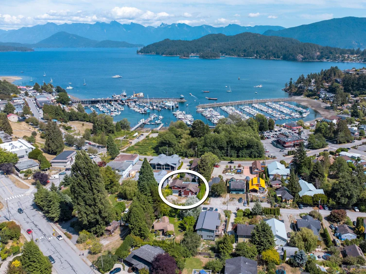 430 Aldersprings Road, Gibsons, BC, V0N 1V0 - 2