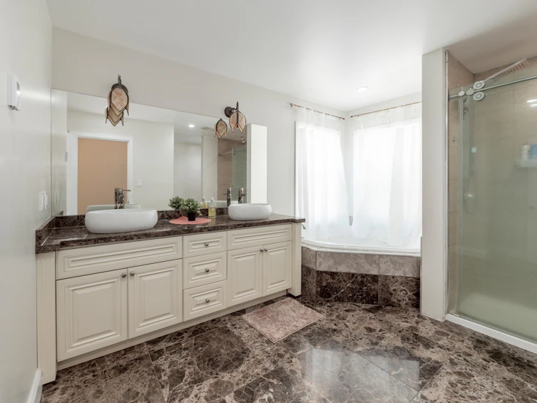 430 Aldersprings Road, Gibsons, BC, V0N 1V0 - 8