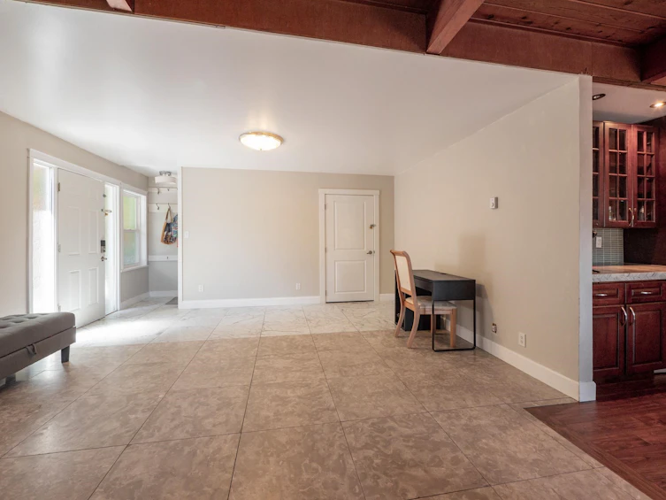 430 Aldersprings Road, Gibsons, BC, V0N 1V0 - 6