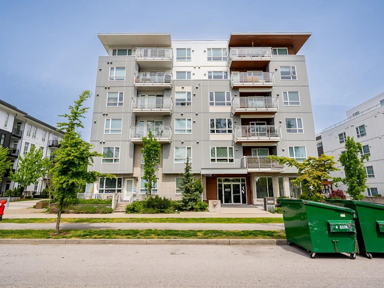 421-13963 105 Boulevard, Surrey, BC, V3T 0M9 - 2