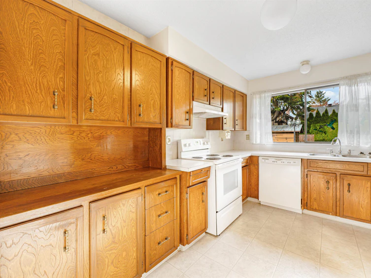 6611 Francis Road, Richmond, BC, V7C 1K4 - 4