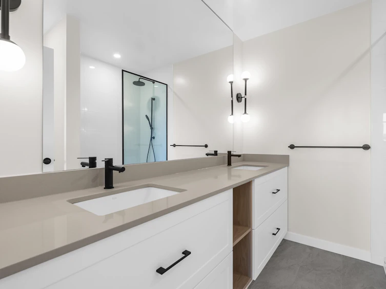 B606-27215 Aldergrove Town Centre Drive, Langley, BC, V4W 0E3 - 28