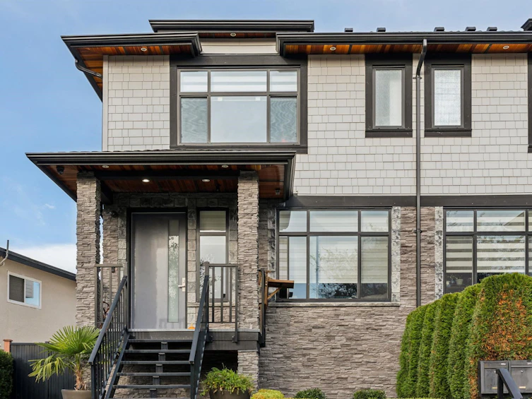 3045 East 59th Avenue, Vancouver, BC, V5S 2B2