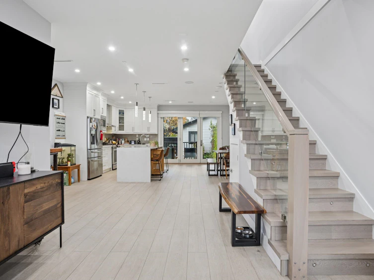 3045 East 59th Avenue, Vancouver, BC, V5S 2B2 - 4