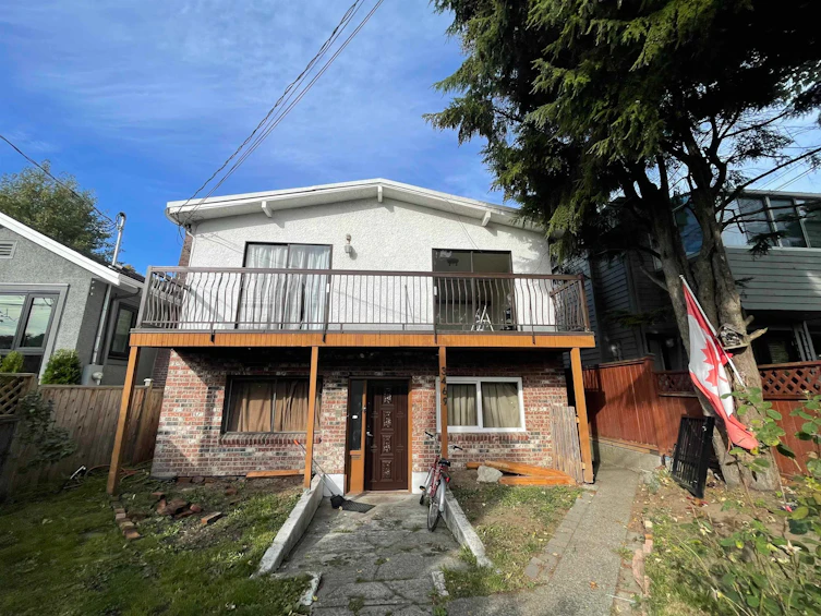 3469 W 8th Avenue, Vancouver, BC, V6R 1Y6