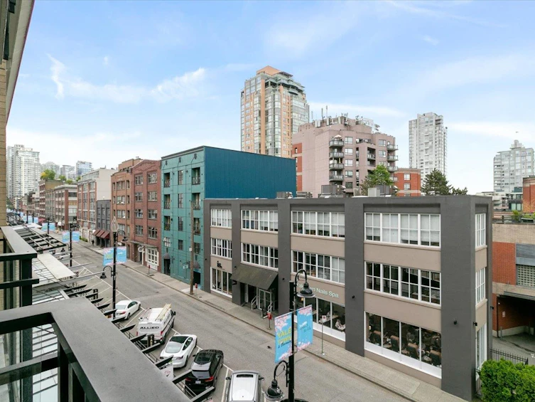 301-1275 Hamilton Street, Vancouver, BC, V6B 1E2 - 11