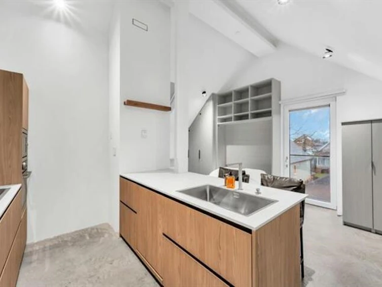 3-829 Keefer Street, Vancouver, BC, V6A 1Y8