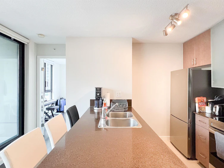 1002-977 Mainland Street, Vancouver, BC, V6B 1T2 - 10