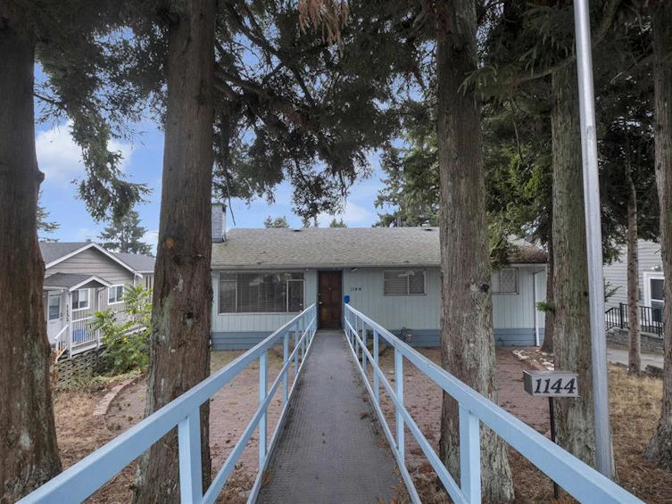 1144 Rochester Avenue, Coquitlam, BC, V3K 2X4