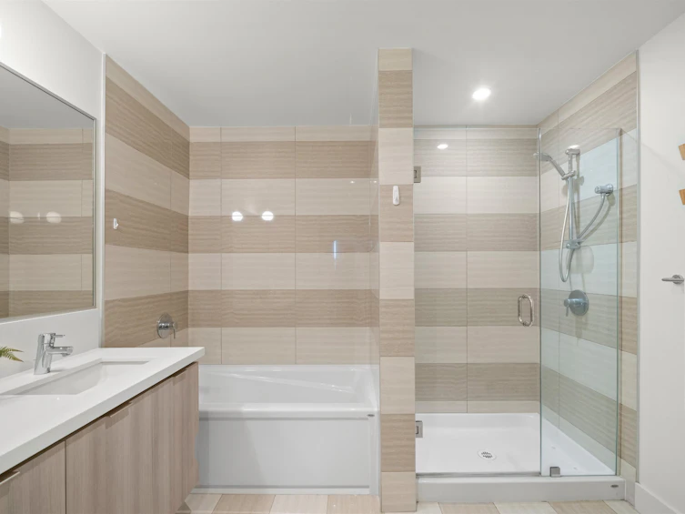 202-3602 Aldercrest Drive, North Vancouver, BC, V7G 0A2 - 17