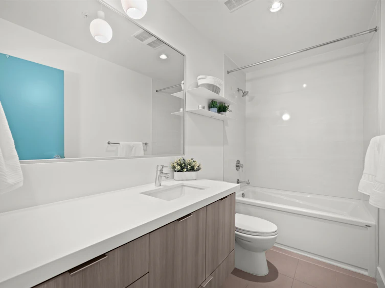 202-3602 Aldercrest Drive, North Vancouver, BC, V7G 0A2 - 21