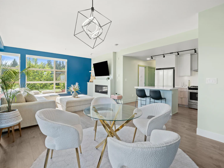 202-3602 Aldercrest Drive, North Vancouver, BC, V7G 0A2