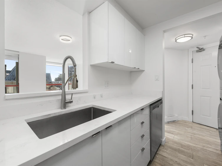1401-811 Helmcken Street, Vancouver, BC, V6Z 1B1 - 3