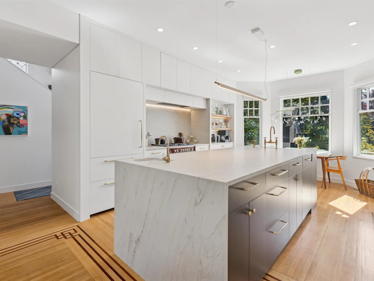 2615 W 2nd Avenue, Vancouver, BC, V6K 1K1 - 5
