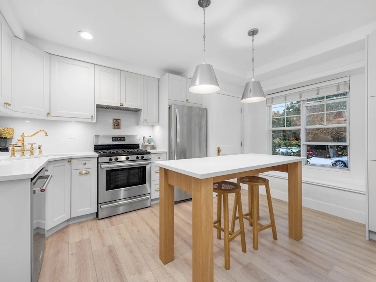 2888 Glen Drive, Vancouver, BC, V5T 4B8 - 18