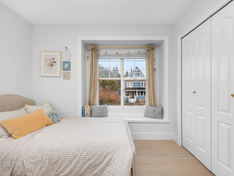 2888 Glen Drive, Vancouver, BC, V5T 4B8 - 34