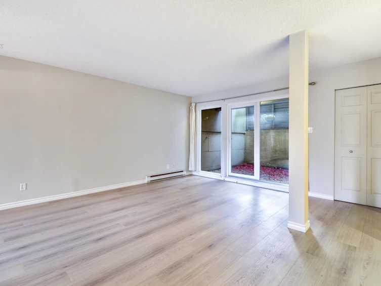 1365 W 8th Avenue, Vancouver, BC, V6H 3W4 - 3