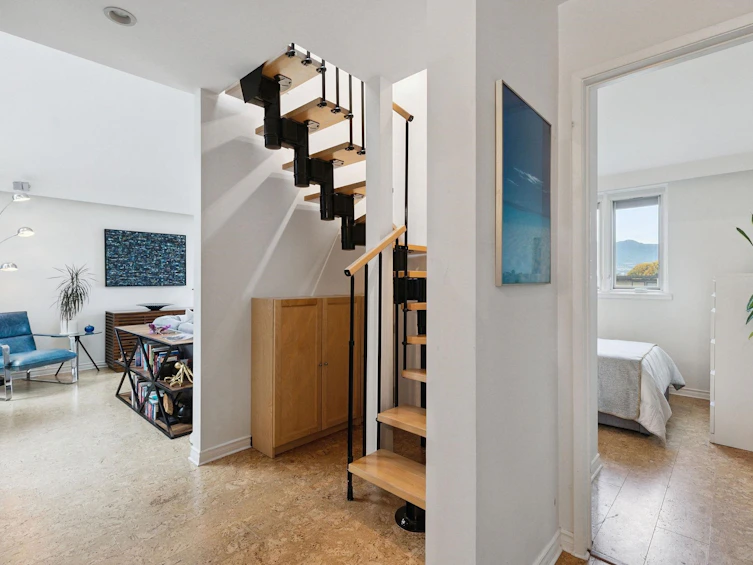 202-1633 Yew Street, Vancouver, BC, V6K 3E6 - 3