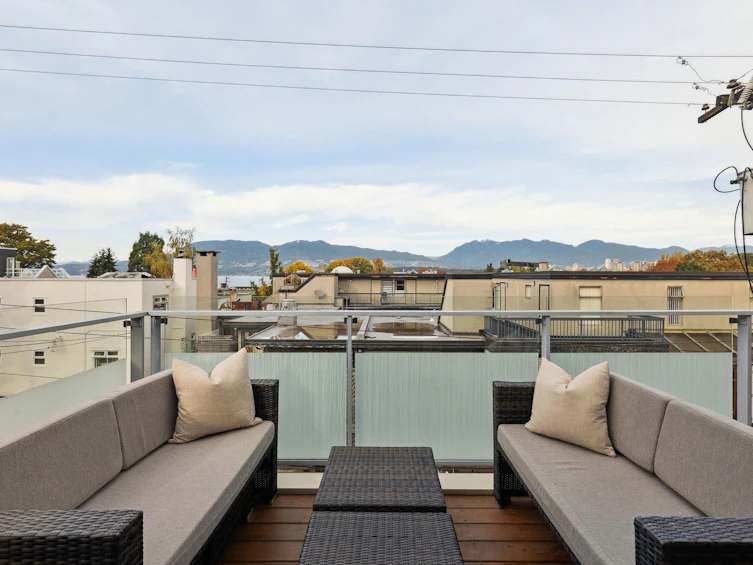 202-1633 Yew Street, Vancouver, BC, V6K 3E6 - 27