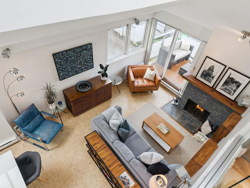 202 - 1633 Yew Street, Vancouver BC V6K 3E6