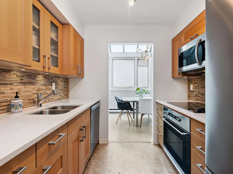 202-1633 Yew Street, Vancouver, BC, V6K 3E6 - 6