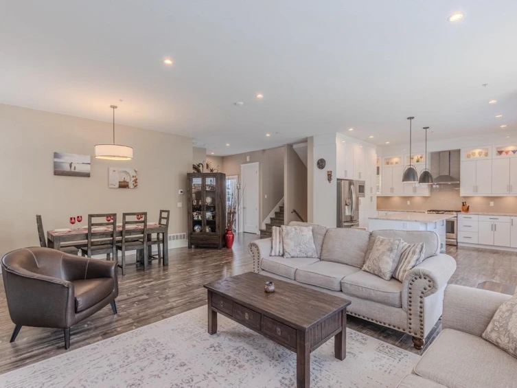 10556 Mcveety Street, Maple Ridge, BC, V2W 0K3 - 4