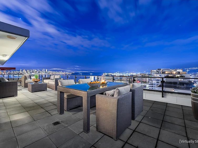 PH3-162 Victory Ship Way, North Vancouver, BC, V7L 0B4