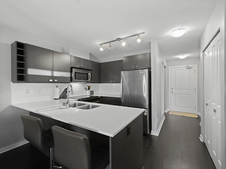 305-21009 56 Avenue, Langley, BC, V3A 0C9 - 2