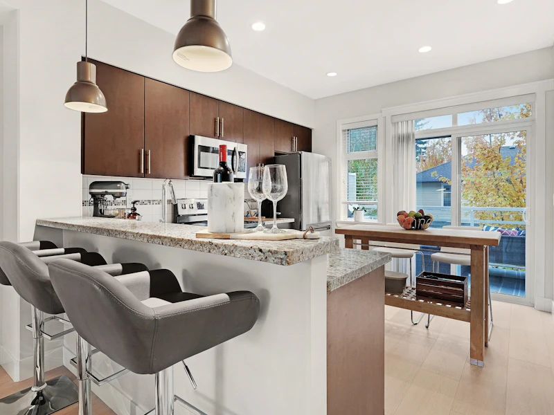 73 - 15405 31st Avenue, Surrey BC V3Z 2W5