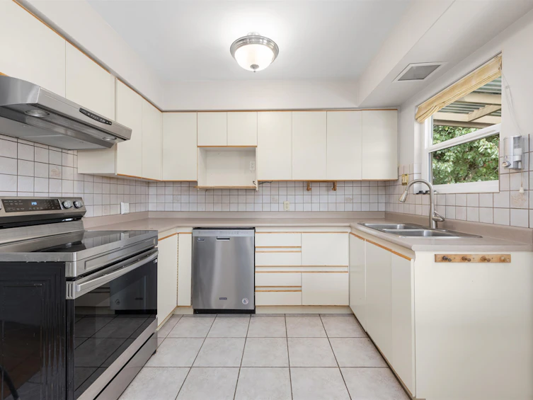 7988 Edson Avenue, Burnaby, BC, V5J 3W7 - 4