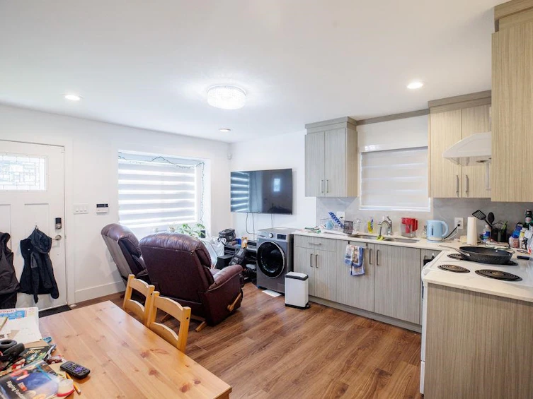 6033 Woodsworth Street, Burnaby, BC, V5G 1S9 - 38