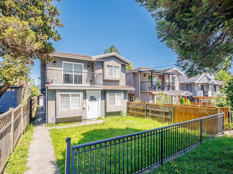 6033 Woodsworth Street, Burnaby, BC, V5G 1S9 - 2