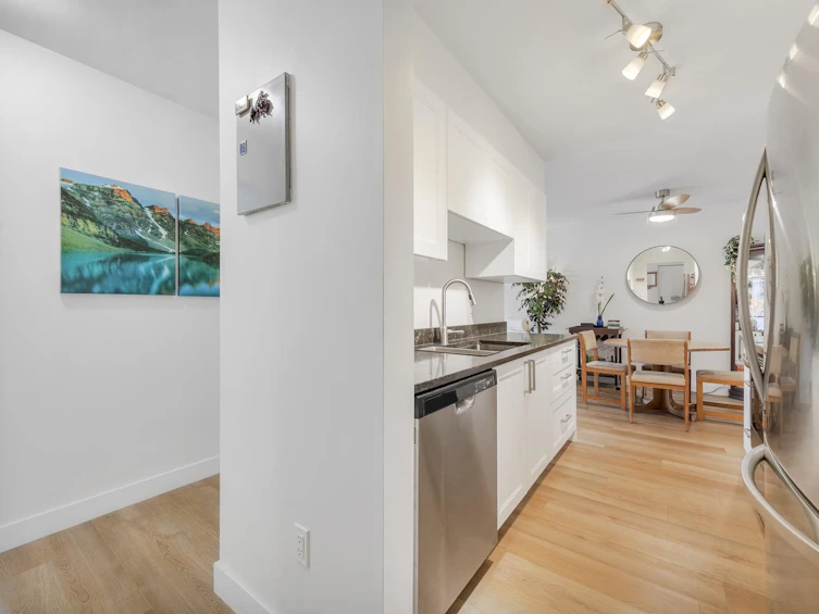 322-4363 Halifax Street, Burnaby, BC, V5C 5Z3 - 9
