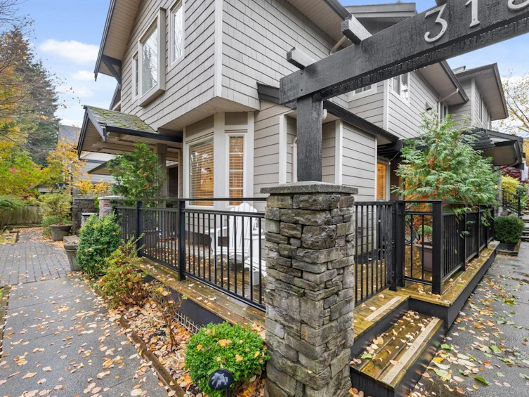 3135 Sunnyhurst Road, North Vancouver, BC, V7K 2G4 - 29
