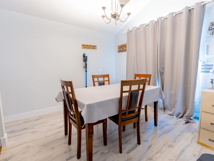 2337 Wakefield Drive, Langley, BC, V2Y 1B2 - 4