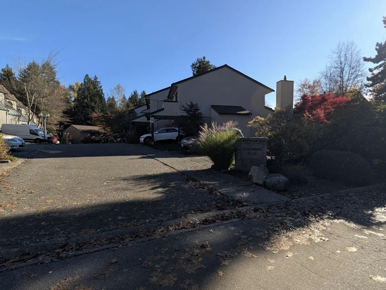 8557 Woodridge Place, Burnaby, BC, V5A 4B3 - 4