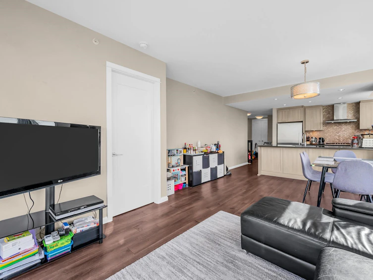 1002-520 Como Lake Avenue, Coquitlam, BC, V3J 0E8 - 10