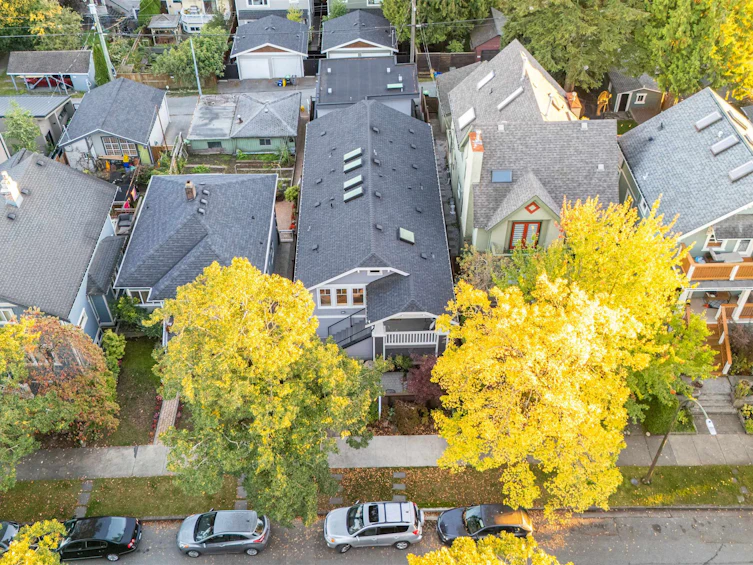 2058 E 5th Avenue, Vancouver, BC, V5N 1M4 - 23